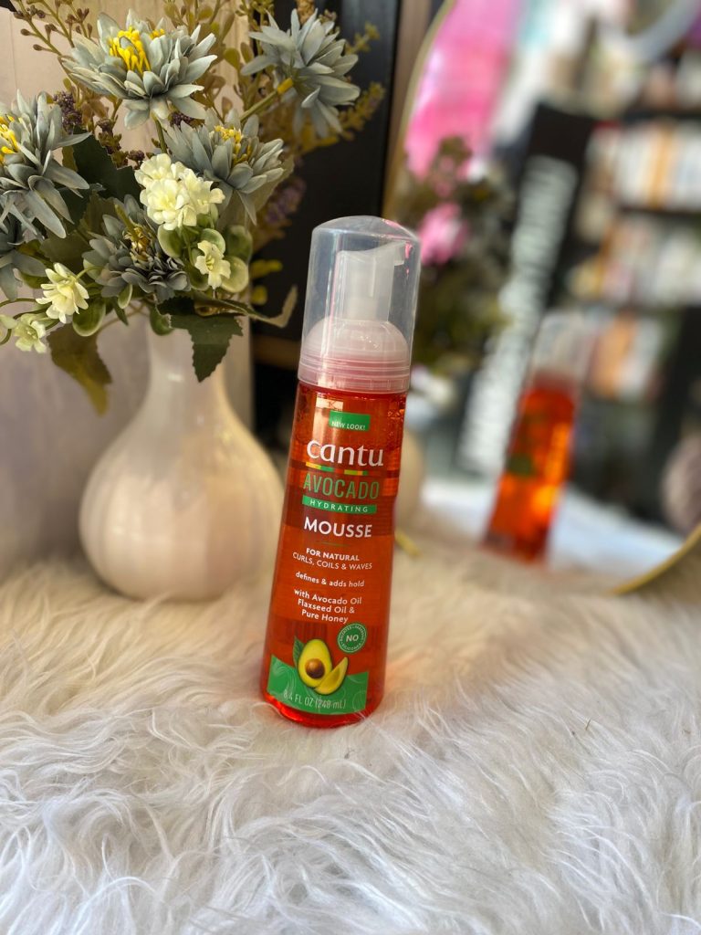 مرطب للشعر من "كانتو" مع زيت الأفوكادوCantu Avocado Hydrating Mousse