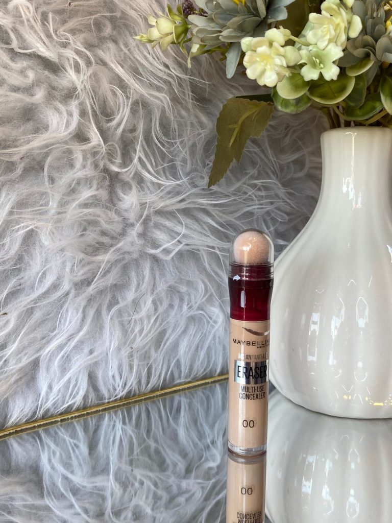 مايبيلين إرايزر (Maybelline Eraser) وهو كونسيلر متعدد الاستعمالات للبشرة