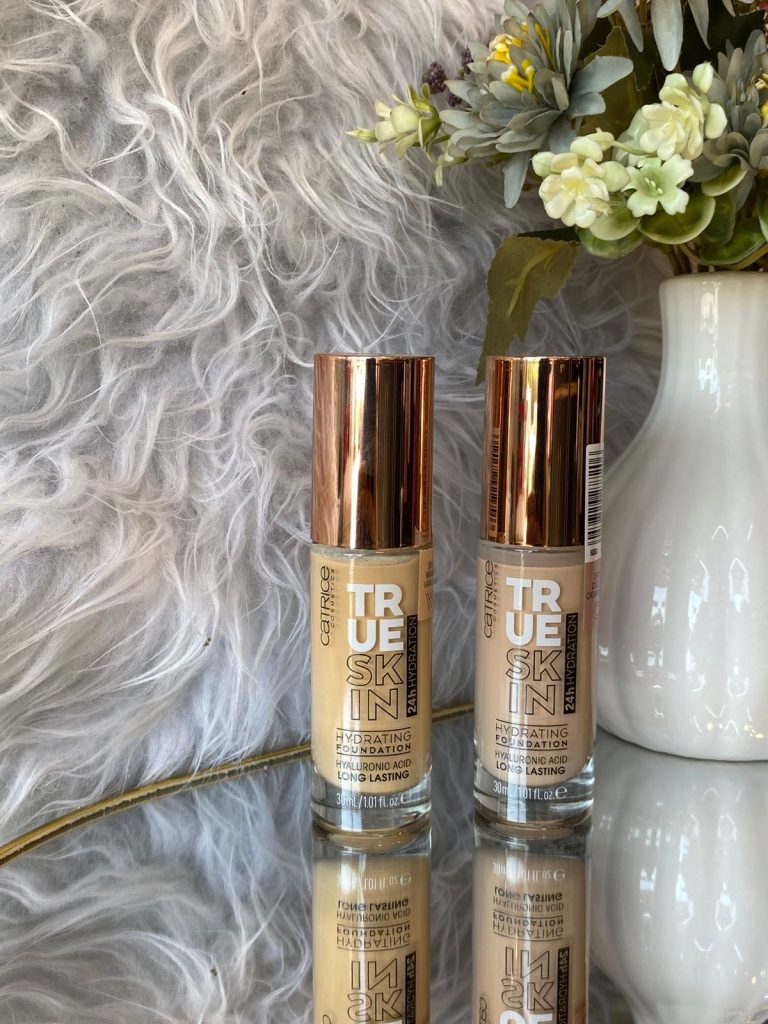 كريم الأساس True Skin من ماركة Catrice.
